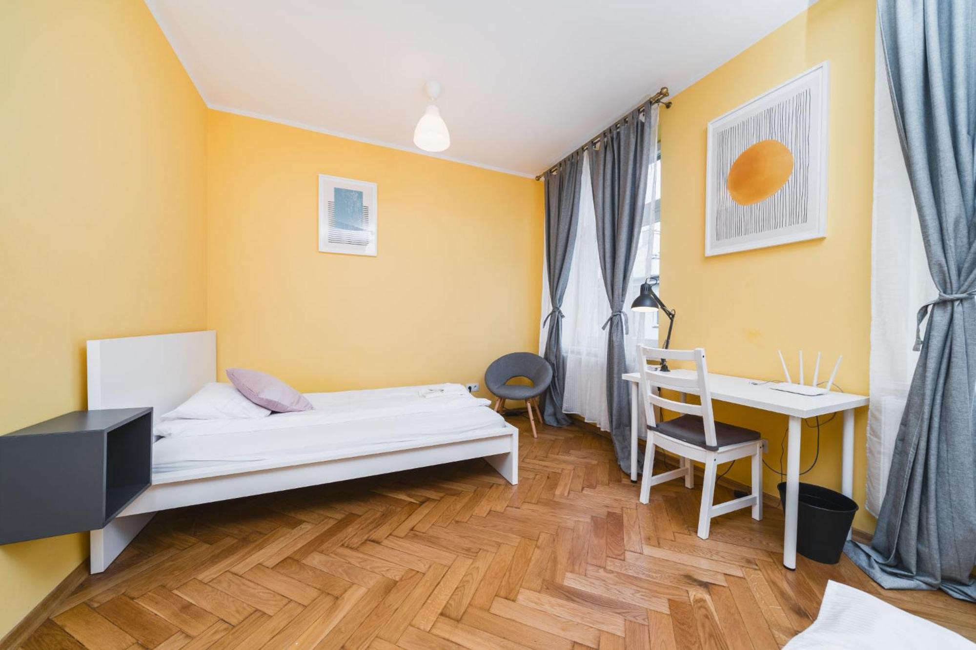 Modern Urban Escape - Old Town Apartment - By Upstairs Cracóvia Exterior foto